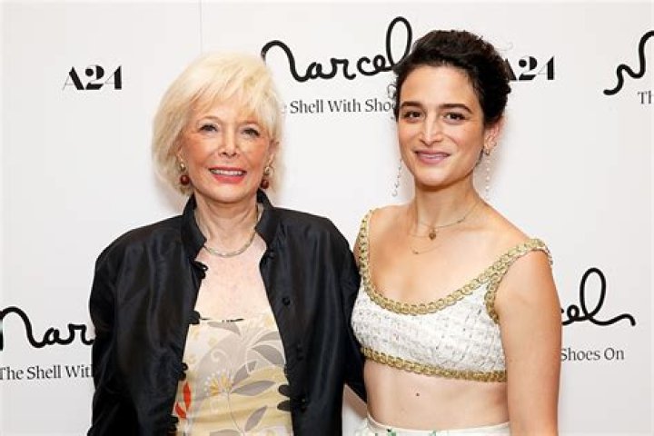 Aaron Latham Wiki, Biography, Net Worth, Lesley Stahl Husband, Family