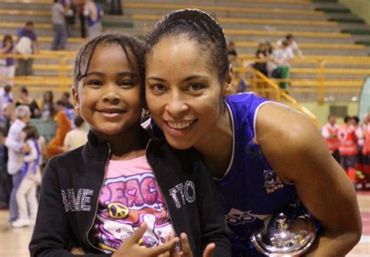 Allison Feaster And Husband Danny Strong Have A Kid Sarah