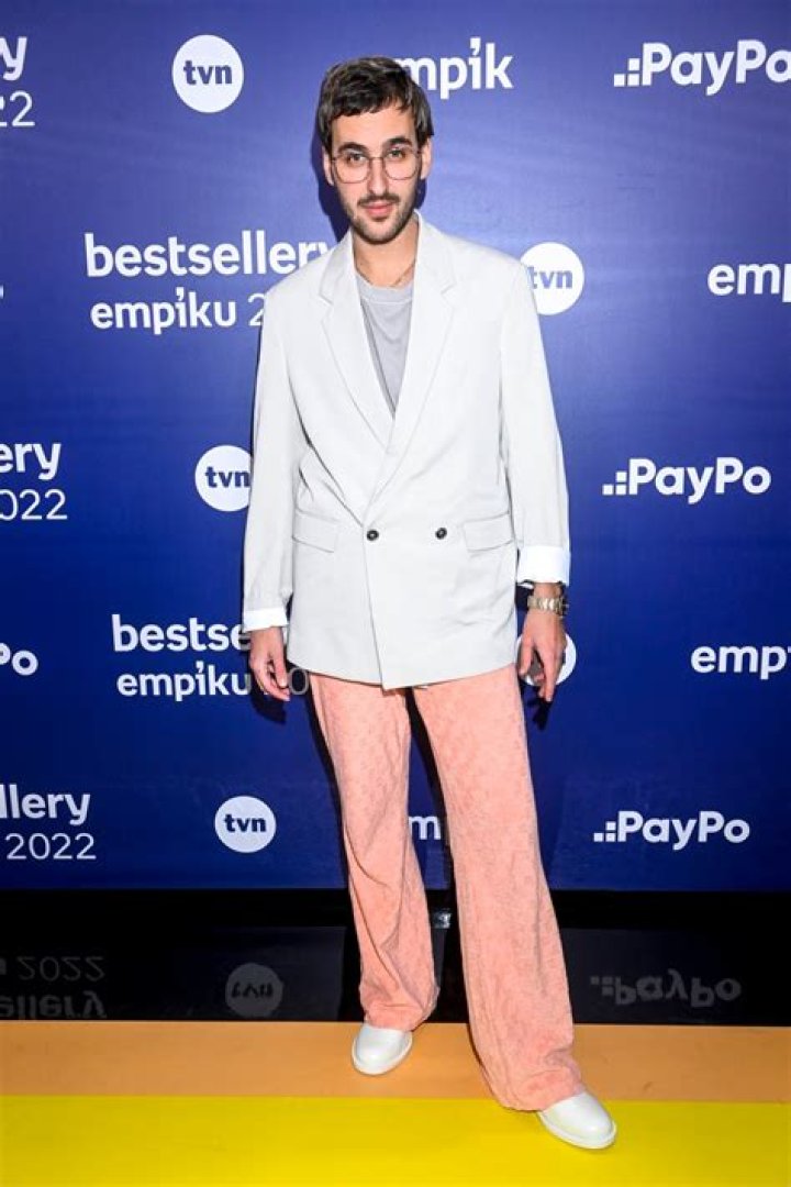 Igor Walaszek Wikipedia: Everything On The Singer