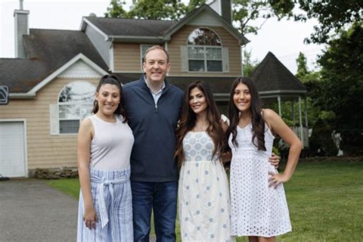 Jim Paschke Bio, Wiki, Age, Family, Bucks, Salary and Net Worth