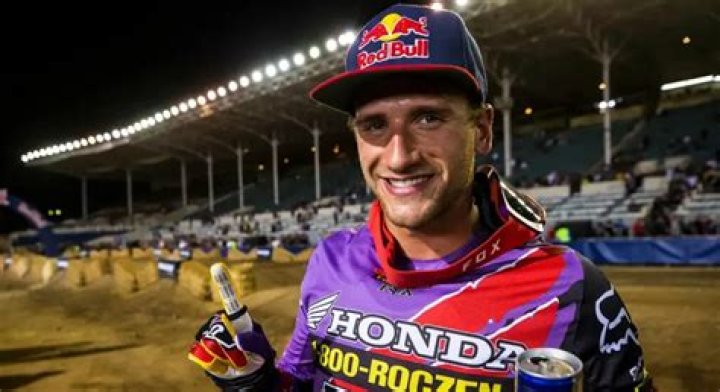 Ken Roczen: dating, net worth, tattoos, smoking & body facts