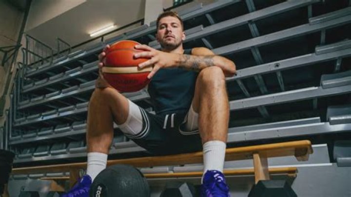 Luka Dončić Contract, Salary, Net Worth, Height, Position, Draft, Shoes, Age, College