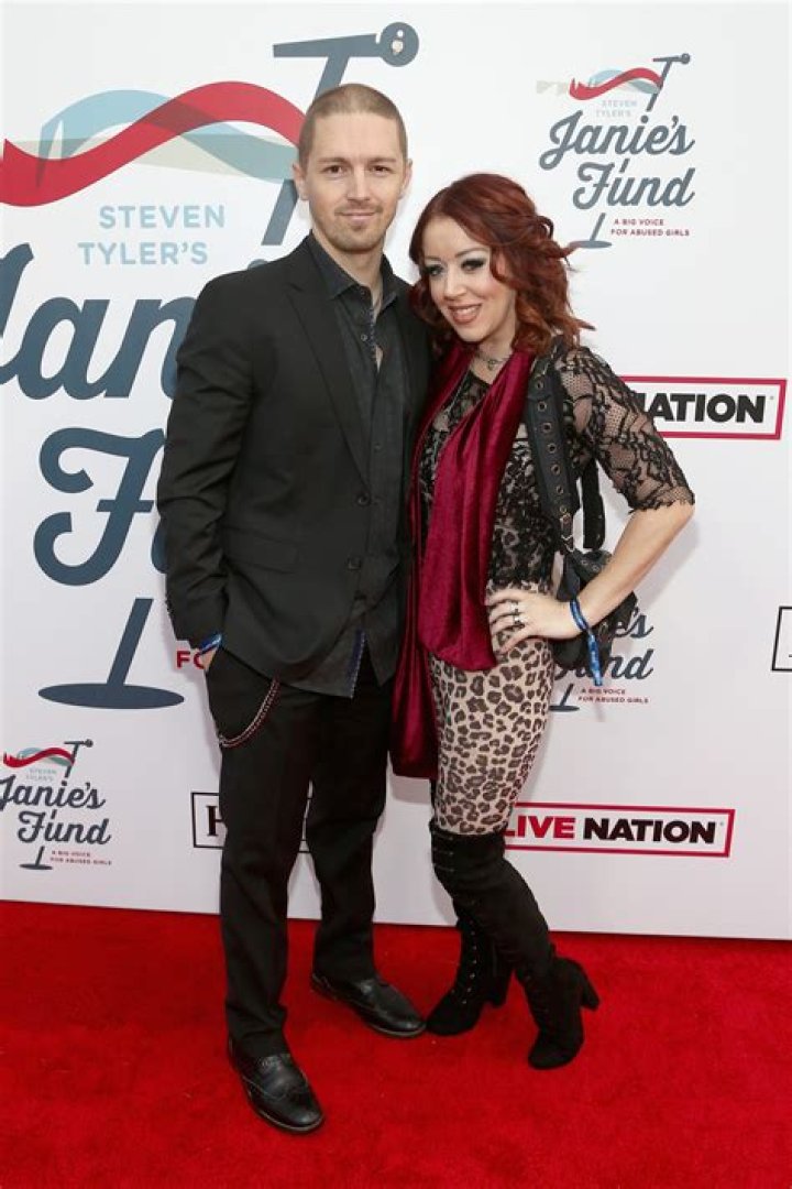 Moriah ‘Shining Dove’ Snyder Net Worth, Income, Salary, Earnings, Biography