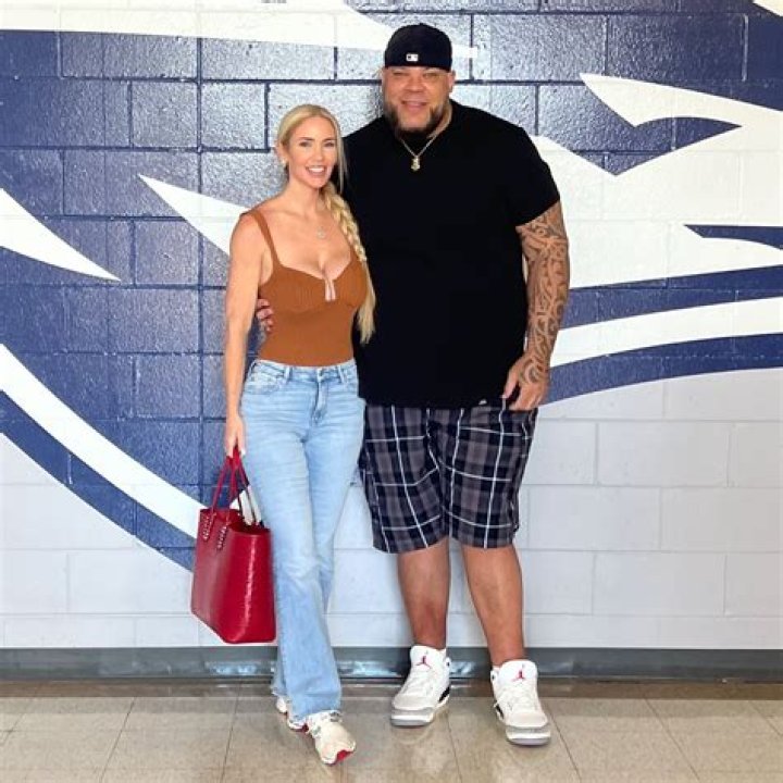 Neil Everett (sportscaster)Bio, Wiki, Age, Height, Family, Wife, ESPN, Salary, and Net Worth.