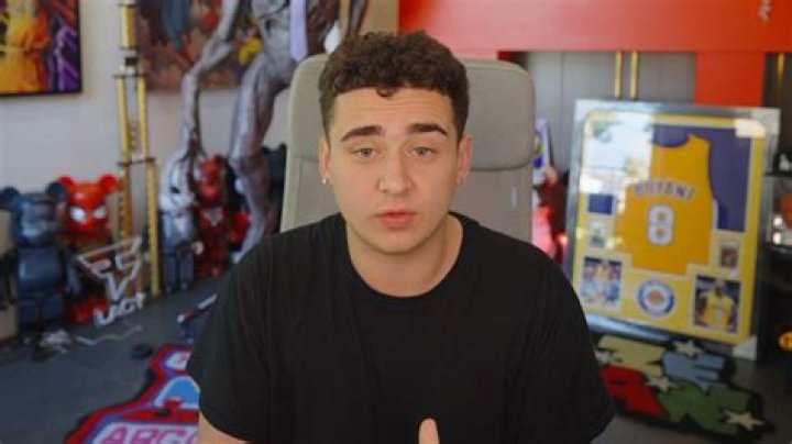 Ray C Twitch Age Revealed: How Old Is The Streamer?