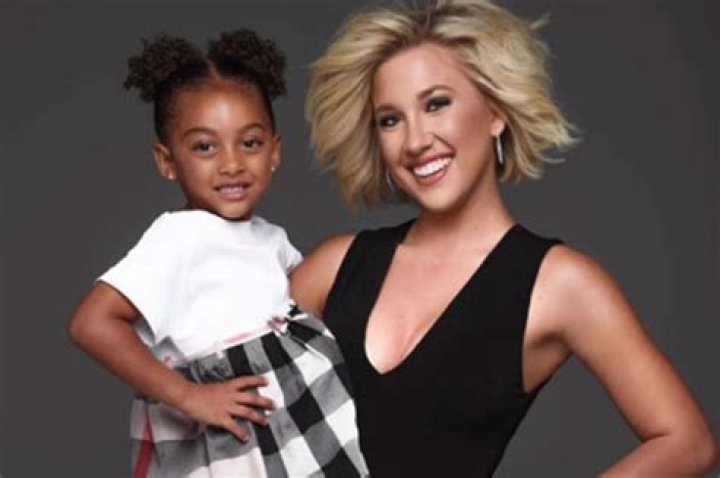 Savannah Chrisley Age, Net Worth, Wiki, Wedding, Clothing Line, Makeup