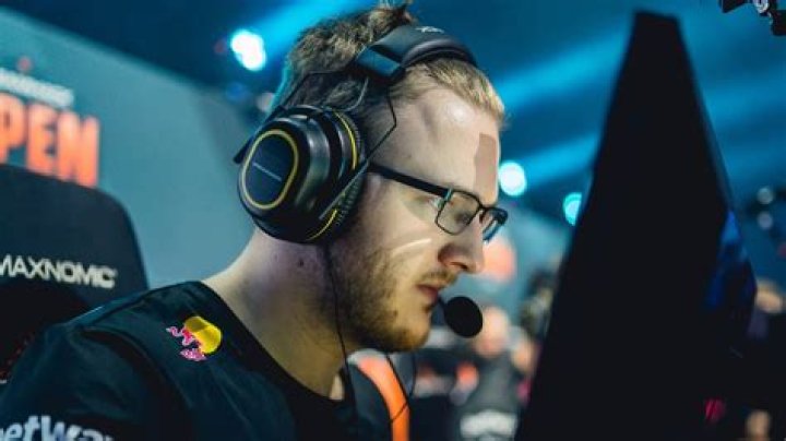 Twitch: Smooya Age, Real Name, Instagram, Girlfriend, Net Worth