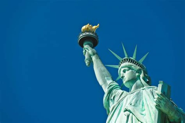 What is the Difference Between Statue of Liberty and Colossus of Rhodes