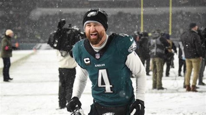 Who Exactly Is Jake Elliott, The NFL Placekicker and How Tall is He?